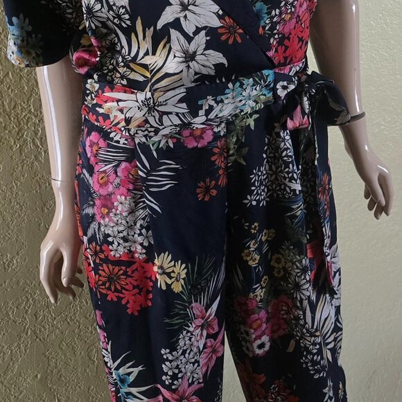 Zara floral jumpsuit. - Picture 2 of 6